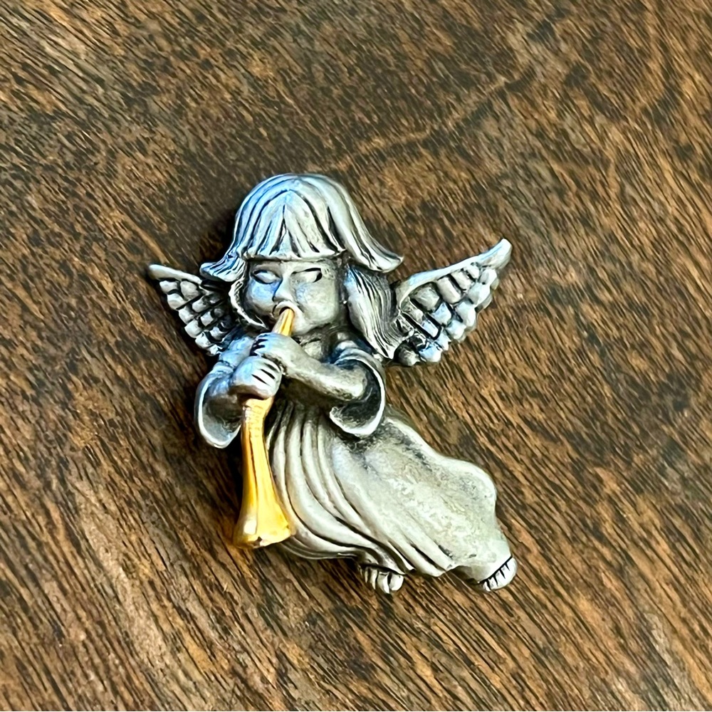 Vintage Daria Pewter Angel Brooch 👼🏼
